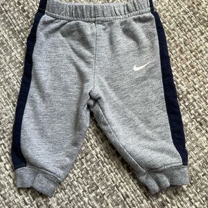Nike baby sweatpants size 3-6‎ mo gray pull on cuffed athletic sporty lounge